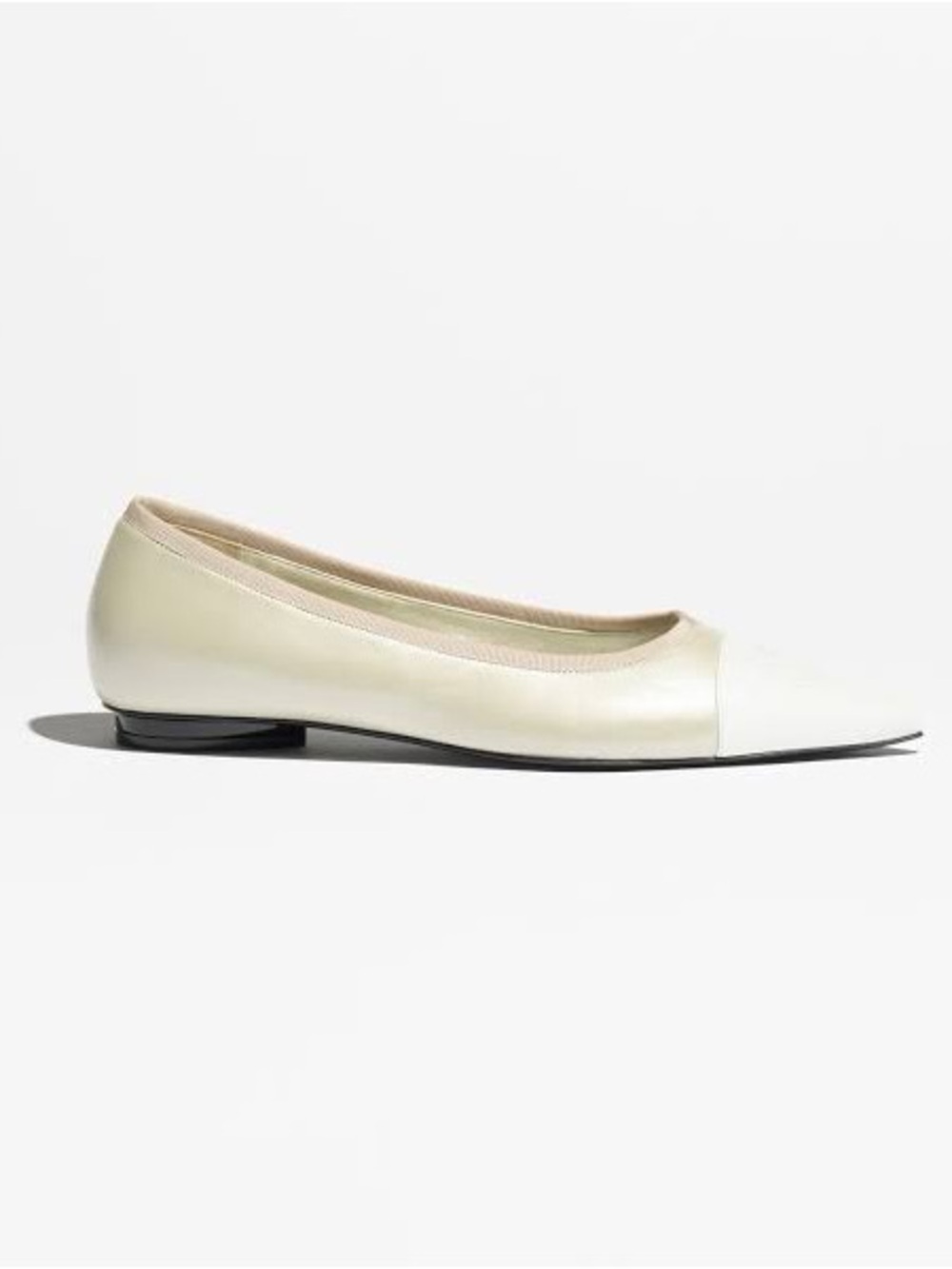 100% Authentic - CHANEL Two-Tone Leather Pointed Ballet Flat - Cream & White
